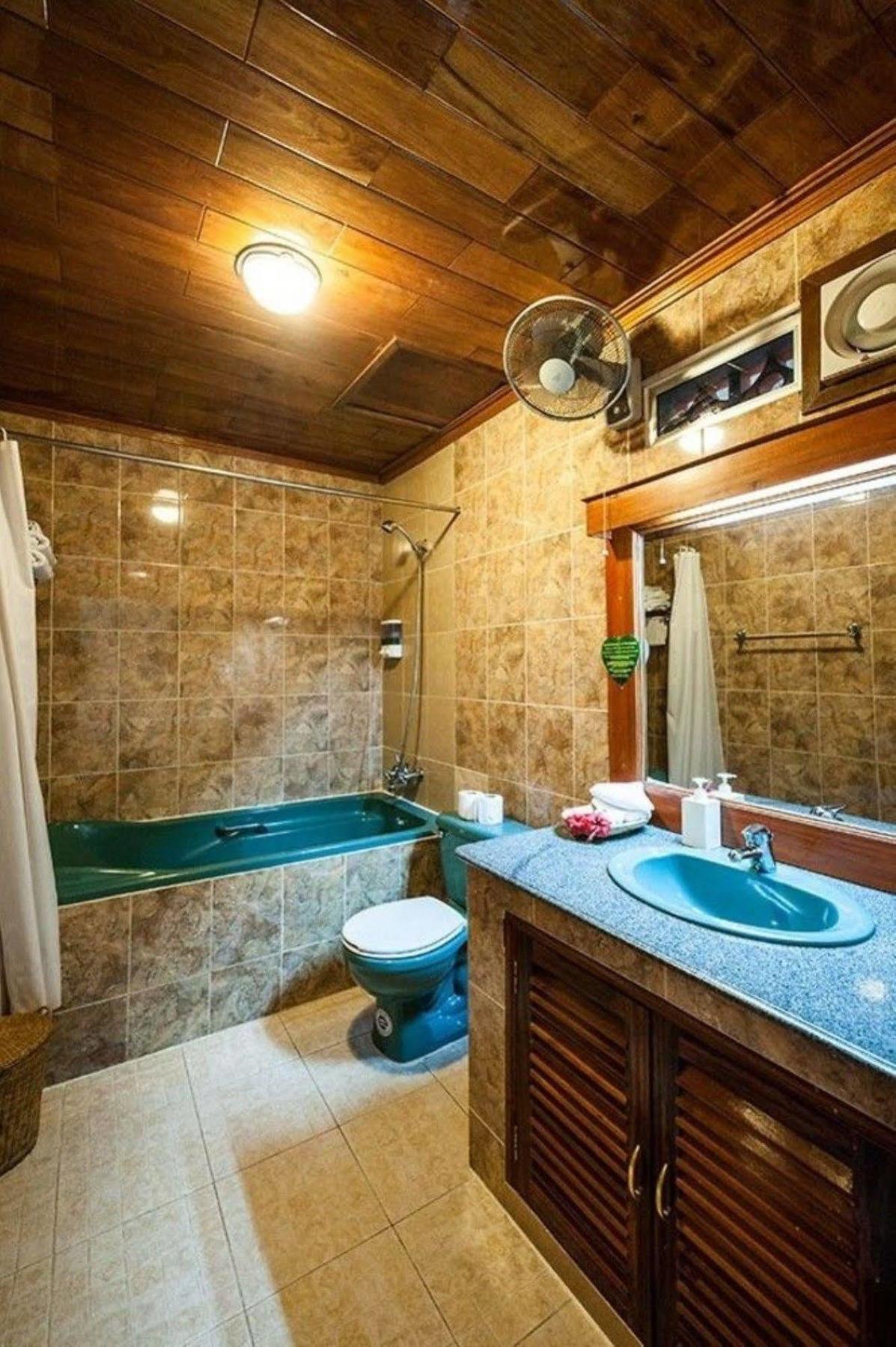 Red Hibiscus Hotel Phnom Penh Dış mekan fotoğraf